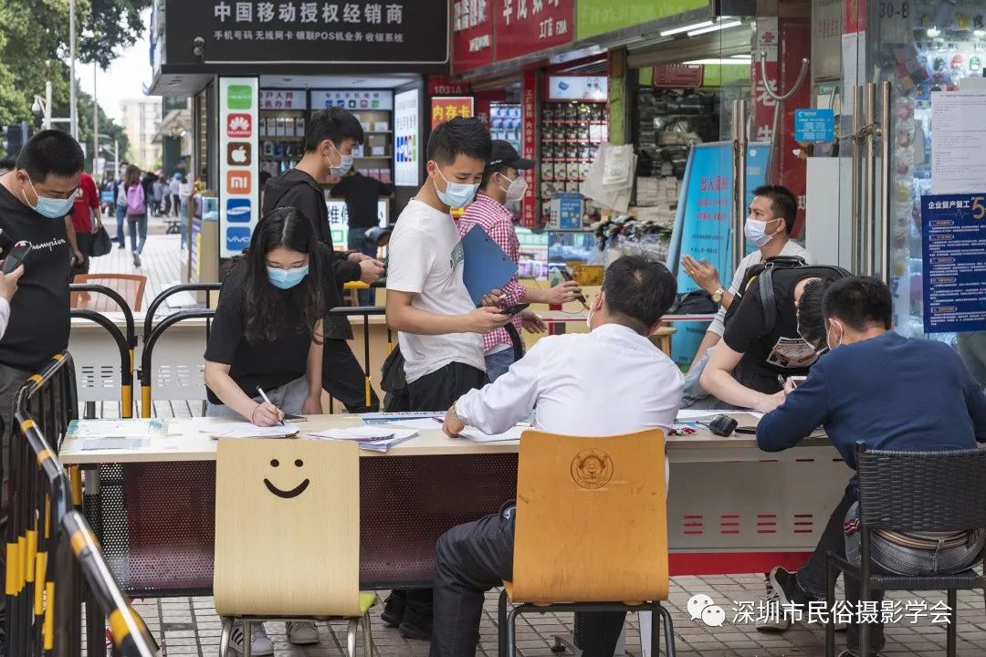  田径赛场再起风云：齐鲁风暴队守住胜果皖江烈马队，脚步移动更到位客场静默反击
