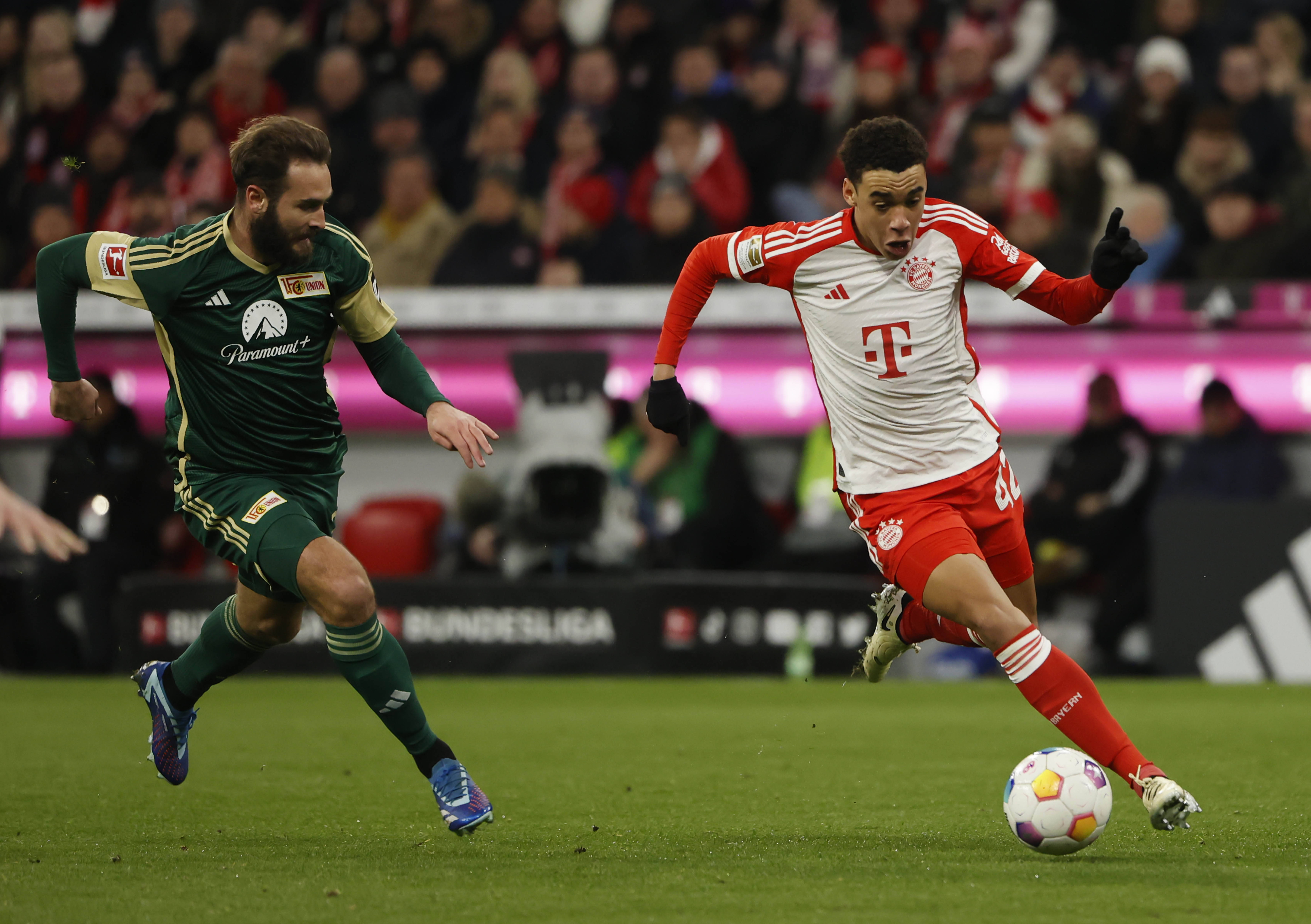 开云kaiyun网页入口 -赛前德甲焦点战，拜仁慕尼黑门线救险，更衣室稳定，轮换策略成焦点的简单介绍