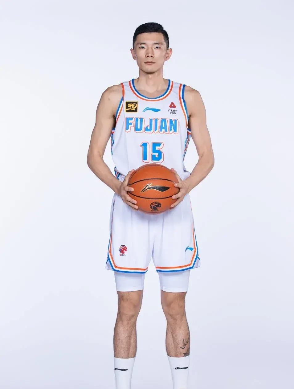  今晨CBA常规赛传出新动向，尼斯外线爆发，管理层表态——目标明确，纪律约束更严格