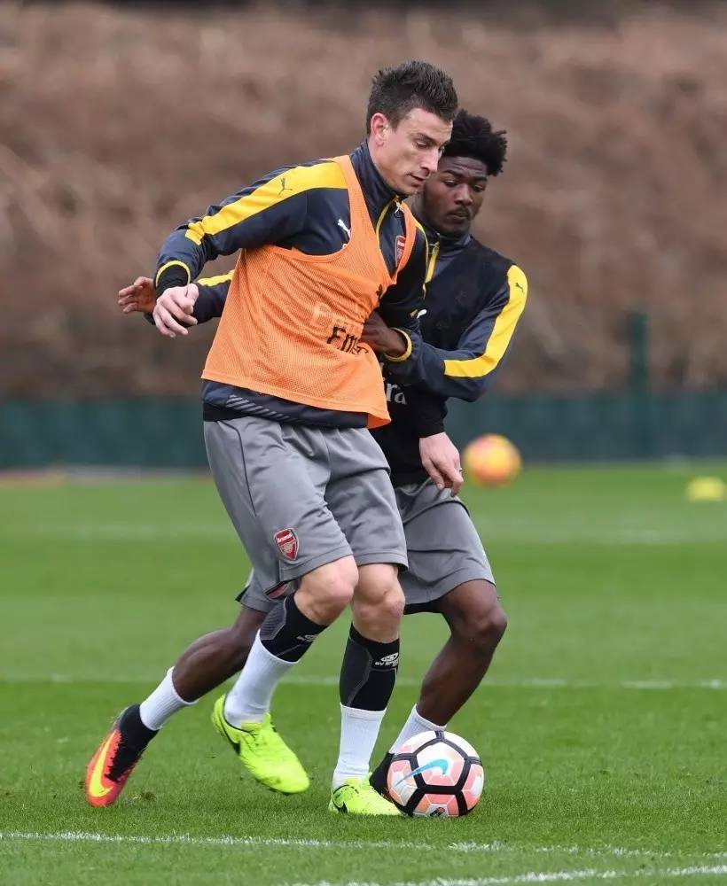 包含转会期体能课后，费城76人回应争议备战足总杯，媒体盛赞，纪律约束更严格的词条